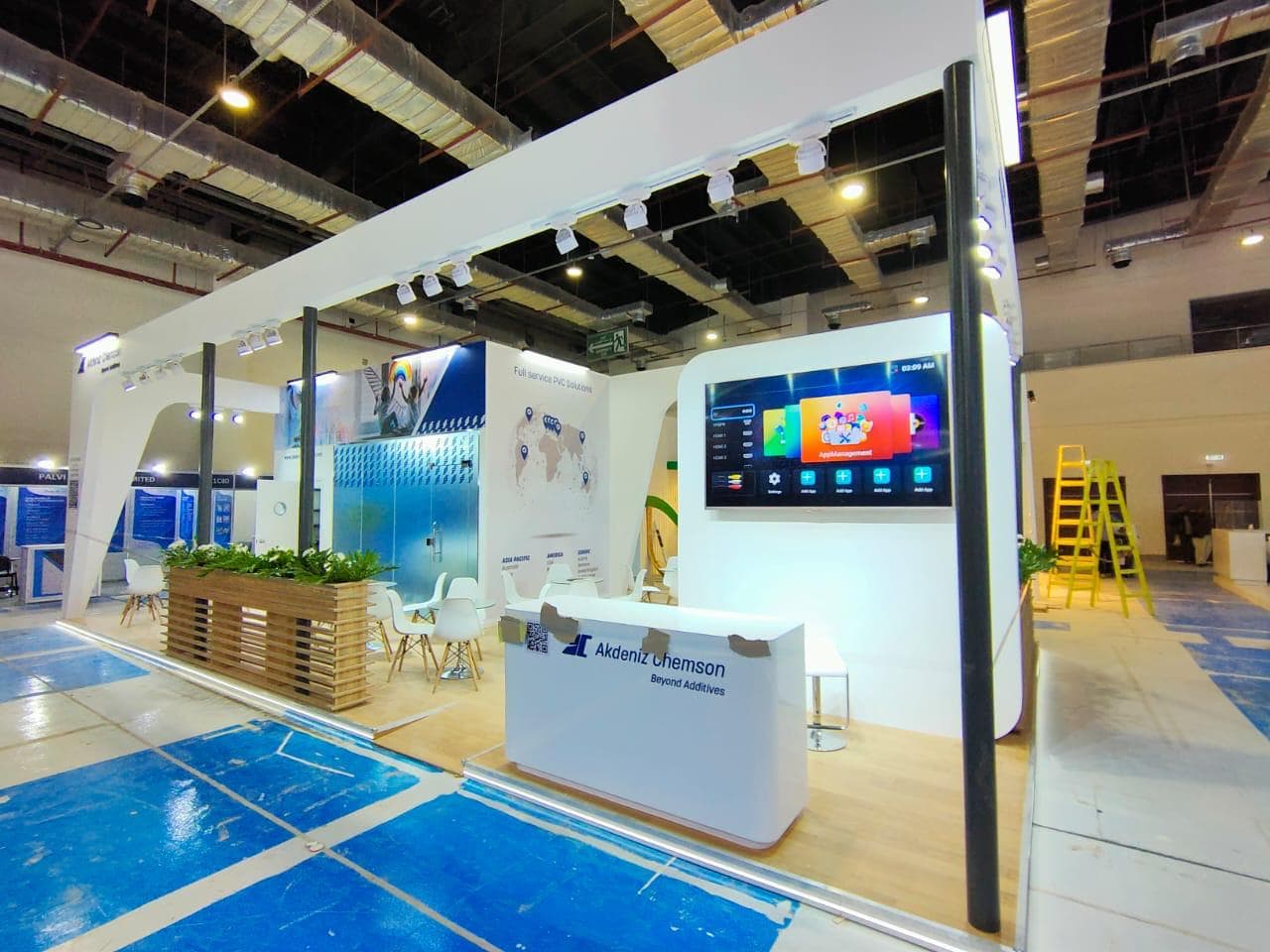 QR-led discovery wall, Equal's stand for Akdeniz Chemson
