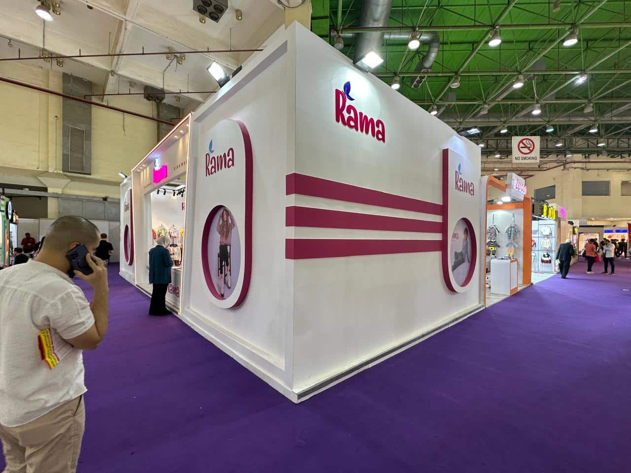 Magenta circular product window detail, Equal's stand for Rama