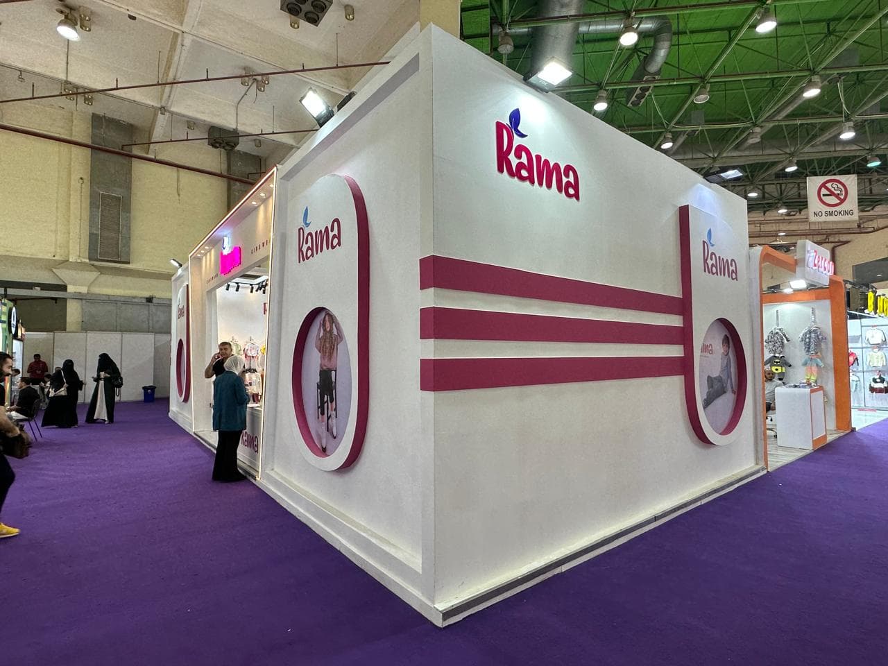 Magenta circular product window detail, Equal's stand for Rama